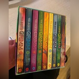 The Sisters Grimm Series